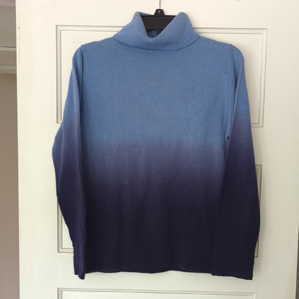 Classic Blues By Wrangler Blue Ombre Turtleneck Sweater Size Small
